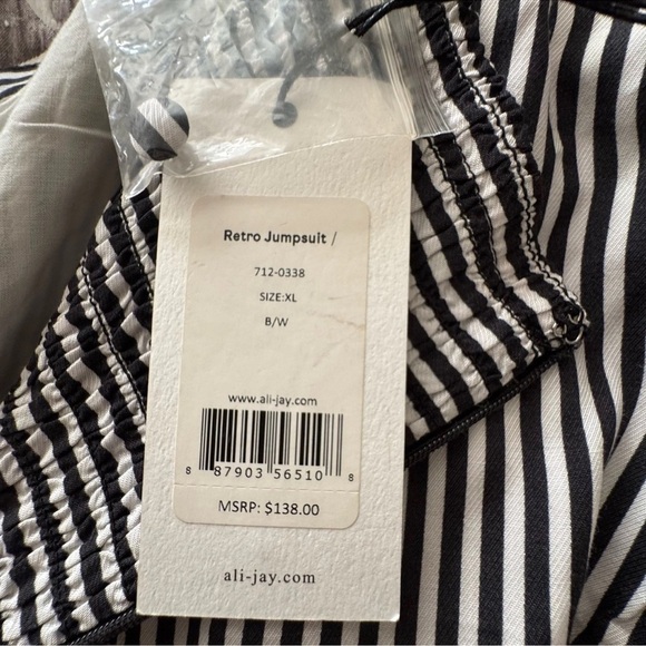 Ali & Jay XL Black White Striped Retro Jumpsuit Wide Leg Long Sleeve NWT *flawed - Picture 7 of 13